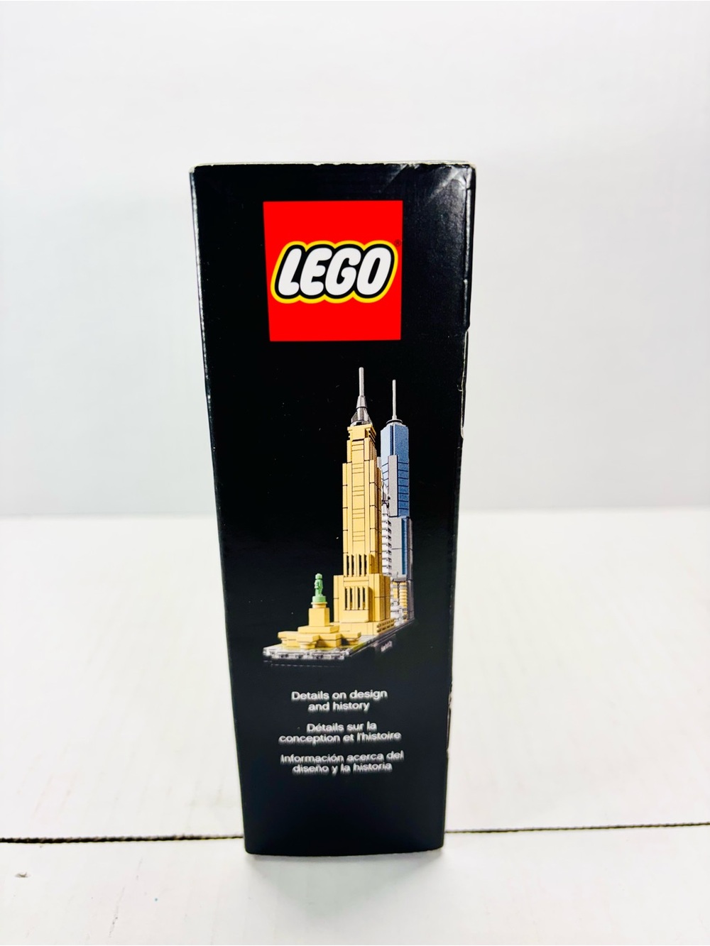 LEGO® Architecture New York City (21028) Factory Sealed Complete Set - Picture 4 of 6
